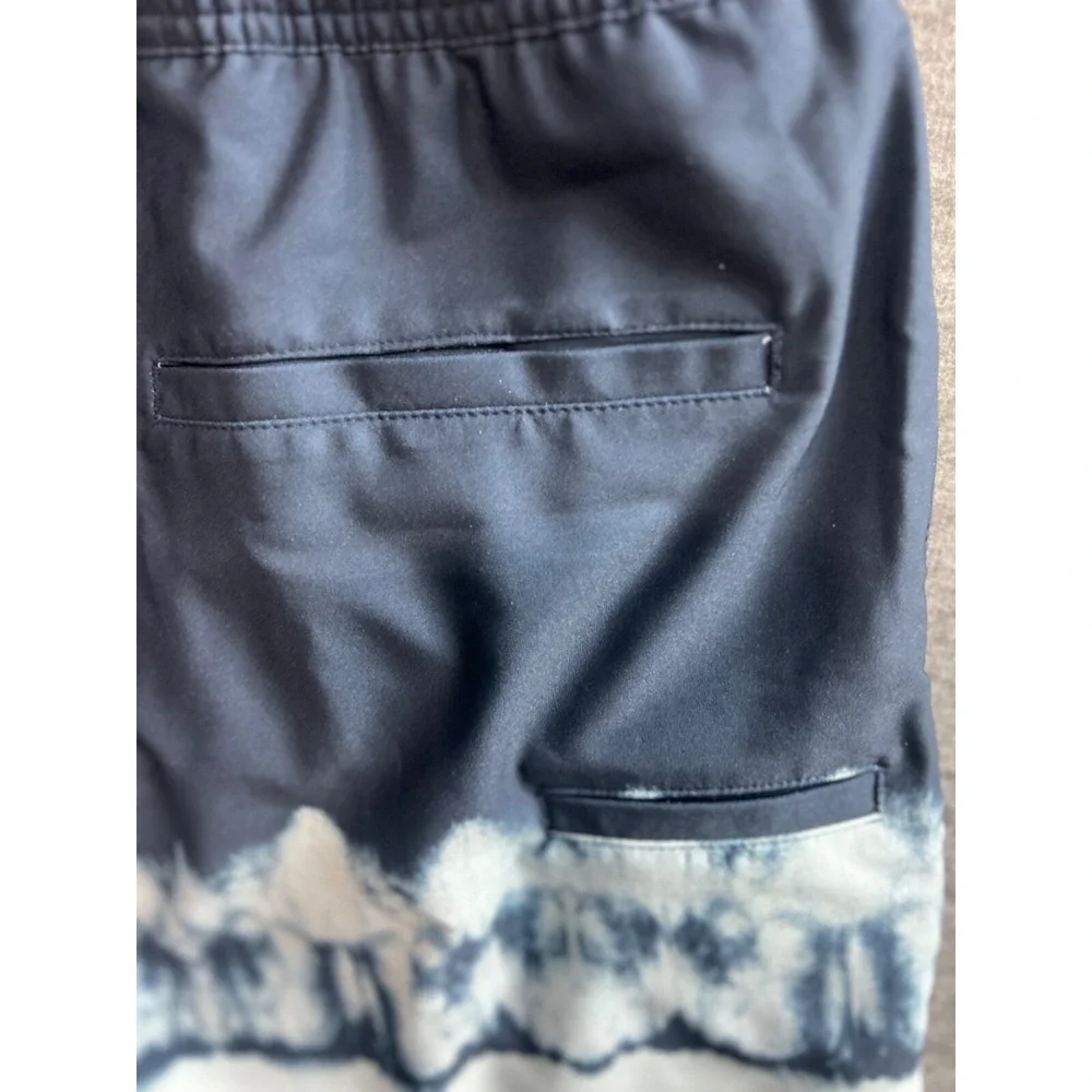 HUK Pursuit  Salt Dye Volley Blue Swim Trunks Mens Size XL 5.5